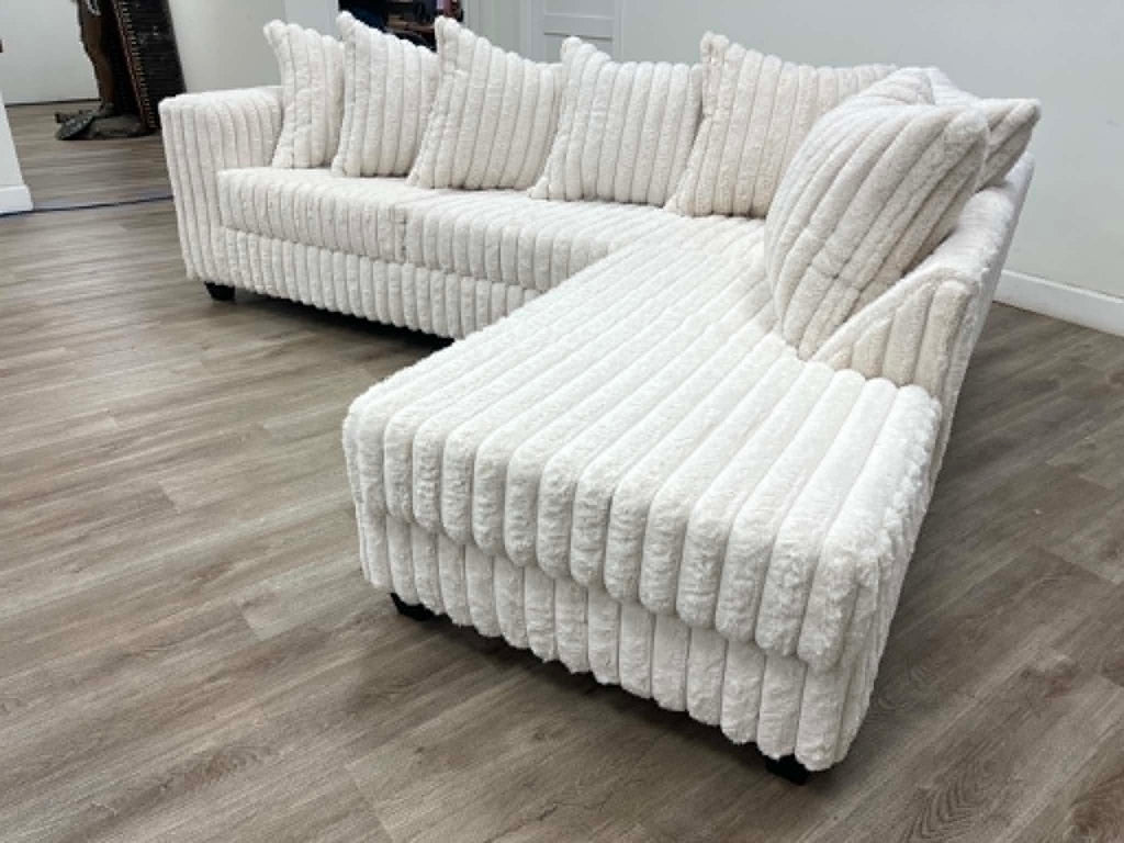 510 Sectional Sofa with Chaise | 6 Colors