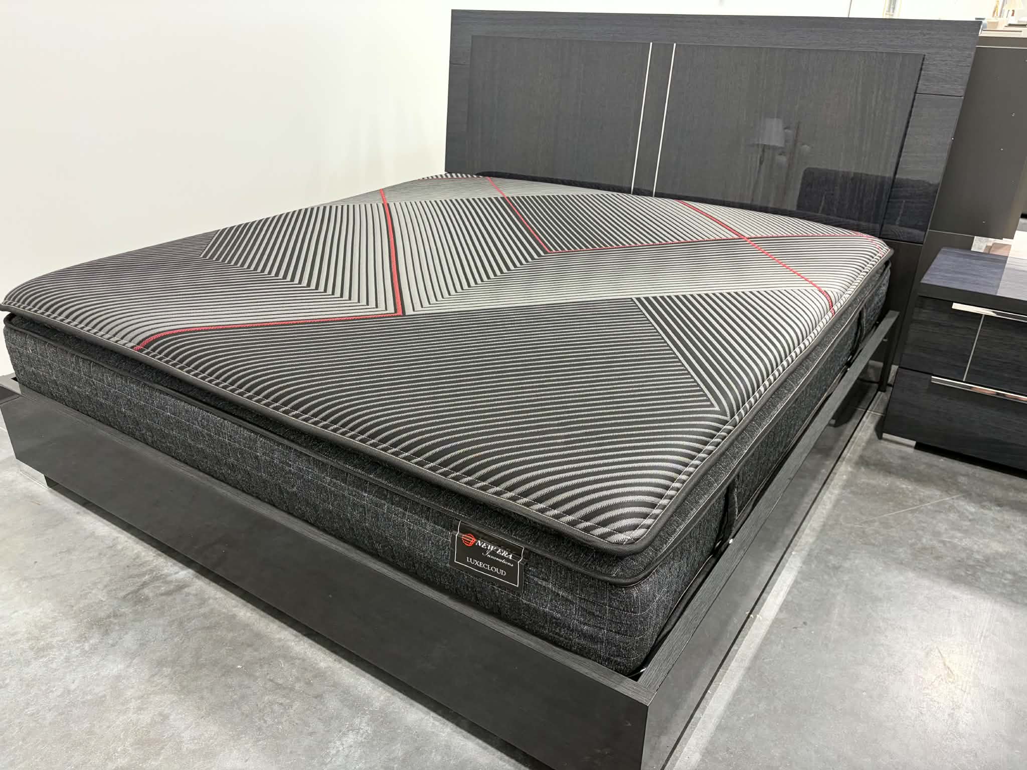 M450 LuxeCloud 13" Gel Hybrid Mattress